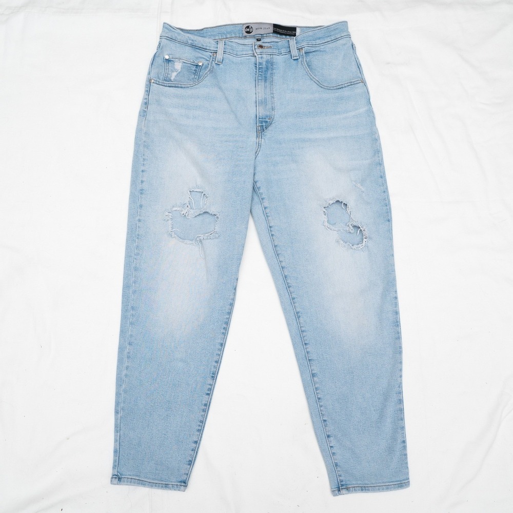 Levis SilverTab Mom Jean Light Wash Distressed High Rise Denim Pants Women